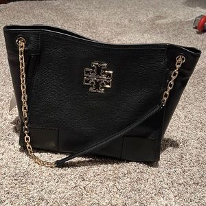 Tory Burch Women's Britten Small Slouchy Tote in Pebbled Leather (Black)